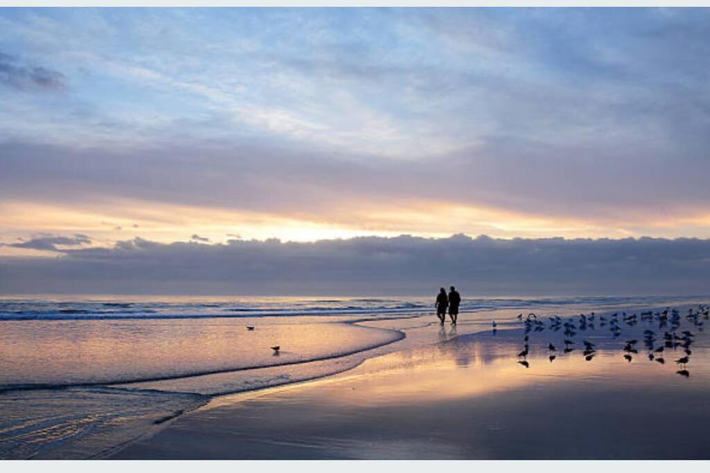 Beautiful Oceanfront Two Bedroom Condo Daytona Beach Extérieur photo